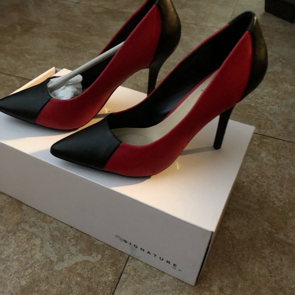 Signature heels, two tone black and red. Brand new